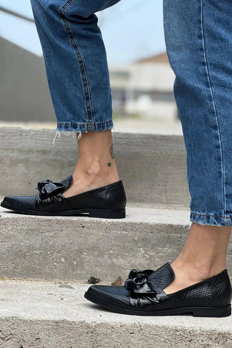 Bow Loafers Snakeskin Print PU Leather Statement Slip-On Design